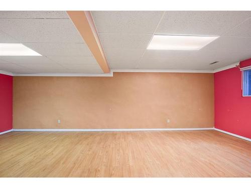 133 Maxwell Avenue, Red Deer, AB - Indoor Photo Showing Other Room