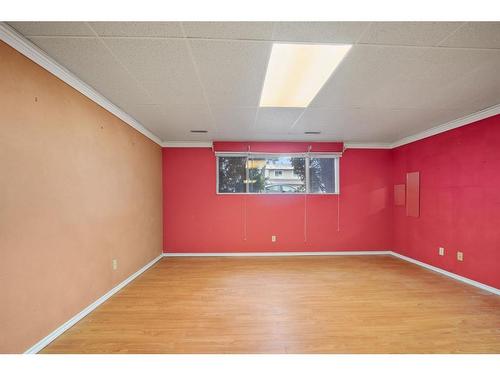 133 Maxwell Avenue, Red Deer, AB - Indoor Photo Showing Other Room