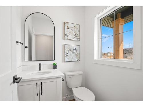 135 Ellington Crescent, Red Deer, AB - Indoor Photo Showing Bathroom