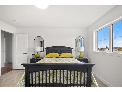 135 Ellington Crescent, Red Deer, AB - Indoor Photo Showing Bedroom