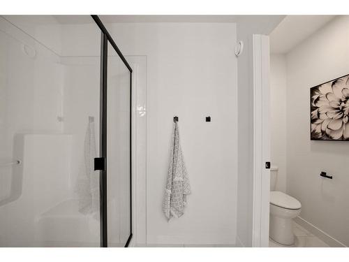 135 Ellington Crescent, Red Deer, AB - Indoor Photo Showing Bathroom