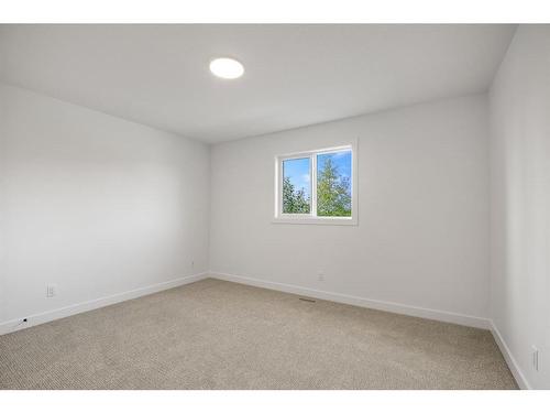 135 Ellington Crescent, Red Deer, AB - Indoor Photo Showing Other Room