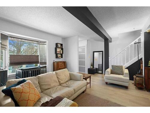 15 Edis Close, Red Deer, AB - Indoor Photo Showing Living Room