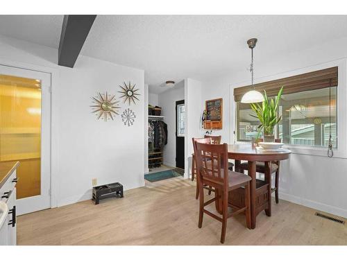 15 Edis Close, Red Deer, AB - Indoor Photo Showing Dining Room