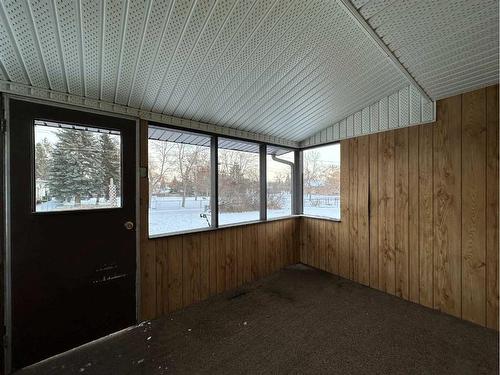 5407 56 Street, Ponoka, AB - Indoor Photo Showing Other Room