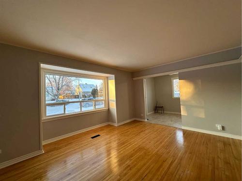 5407 56 Street, Ponoka, AB - Indoor Photo Showing Other Room