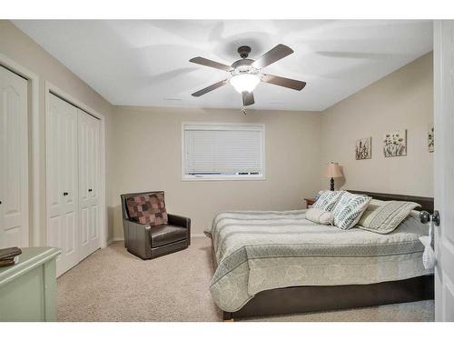 C4-99 Pioneer Way, Blackfalds, AB - Indoor Photo Showing Bedroom