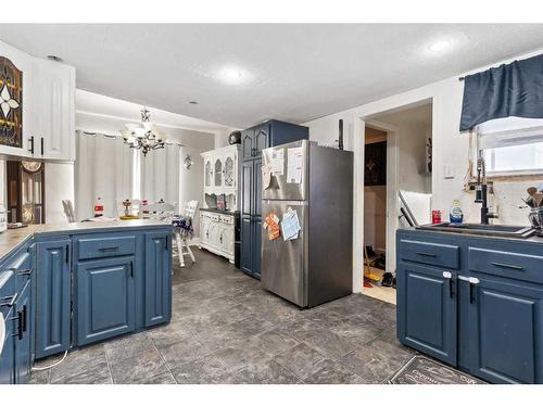 5111 54 Avenue, Viking, AB - Indoor Photo Showing Kitchen