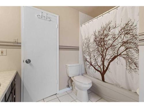 59 Gish Street, Red Deer, AB - Indoor Photo Showing Bathroom