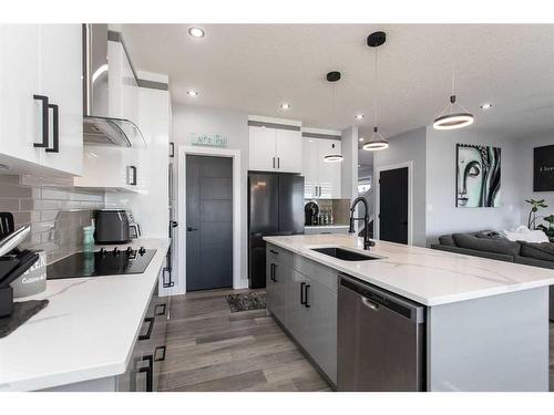 4175 Ryders Ridge Boulevard, Sylvan Lake, AB - Indoor Photo Showing Kitchen With Upgraded Kitchen