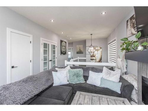 4175 Ryders Ridge Boulevard, Sylvan Lake, AB - Indoor Photo Showing Living Room