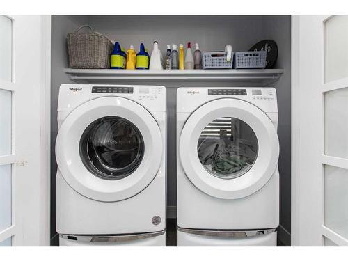 4175 Ryders Ridge Boulevard, Sylvan Lake, AB - Indoor Photo Showing Laundry Room