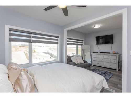 4175 Ryders Ridge Boulevard, Sylvan Lake, AB - Indoor Photo Showing Bedroom