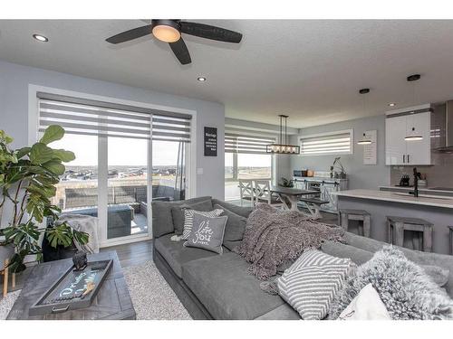 4175 Ryders Ridge Boulevard, Sylvan Lake, AB - Indoor Photo Showing Living Room