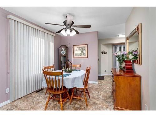 6002 54 Avenue, Camrose, AB - Indoor Photo Showing Dining Room