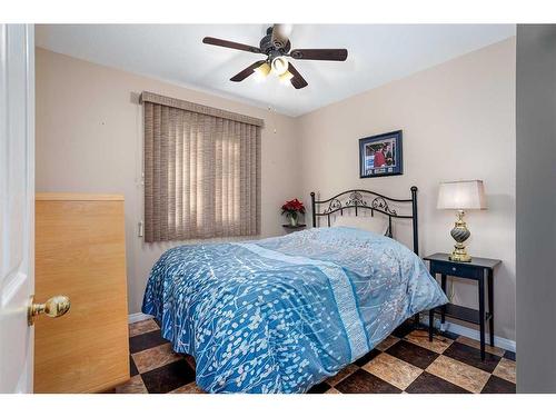 6002 54 Avenue, Camrose, AB - Indoor Photo Showing Bedroom