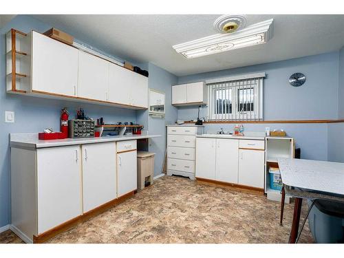 6002 54 Avenue, Camrose, AB - Indoor Photo Showing Kitchen