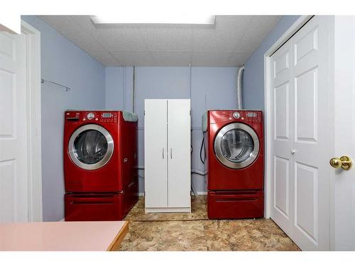 6002 54 Avenue, Camrose, AB - Indoor Photo Showing Laundry Room