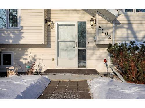 6002 54 Avenue, Camrose, AB - Outdoor