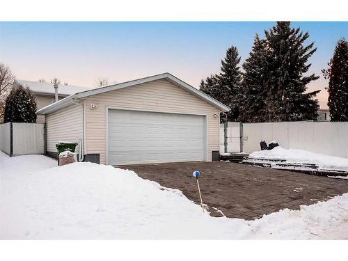 6002 54 Avenue, Camrose, AB - Outdoor