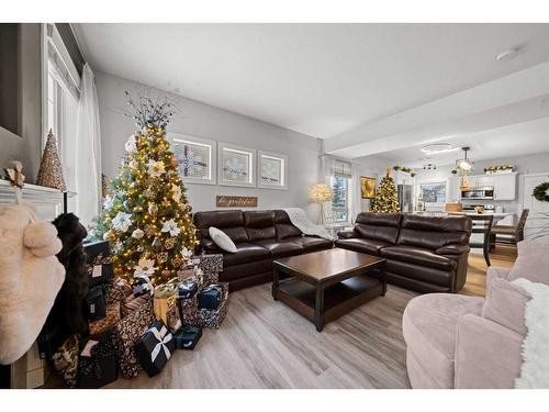 42-45 Ironstone Drive, Red Deer, AB - Indoor Photo Showing Living Room