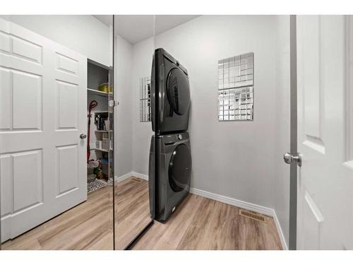 42-45 Ironstone Drive, Red Deer, AB - Indoor Photo Showing Laundry Room