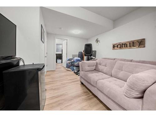 42-45 Ironstone Drive, Red Deer, AB - Indoor Photo Showing Living Room