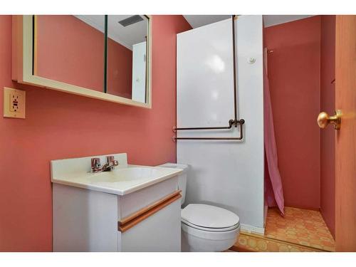 5836 58 Street, Rocky Mountain House, AB - Indoor Photo Showing Bathroom