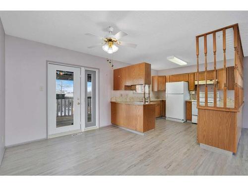 5836 58 Street, Rocky Mountain House, AB - Indoor Photo Showing Kitchen