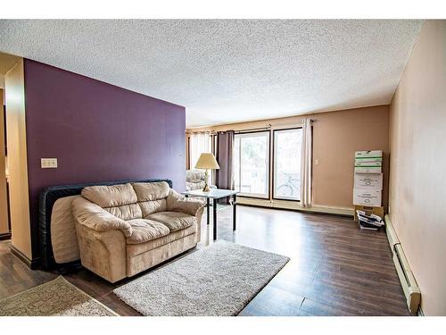 201-4814 46 Street, Red Deer, AB - Indoor Photo Showing Living Room