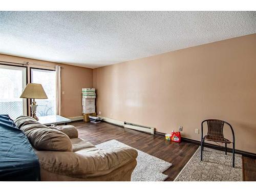 201-4814 46 Street, Red Deer, AB - Indoor Photo Showing Other Room