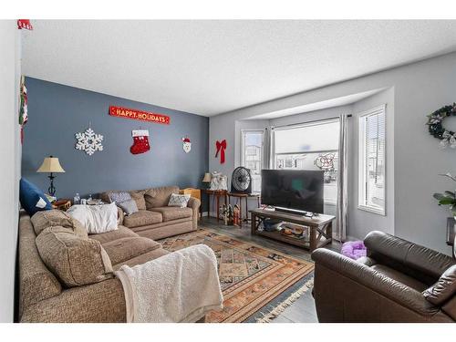 52 Elliot Crescent, Red Deer, AB - Indoor Photo Showing Living Room