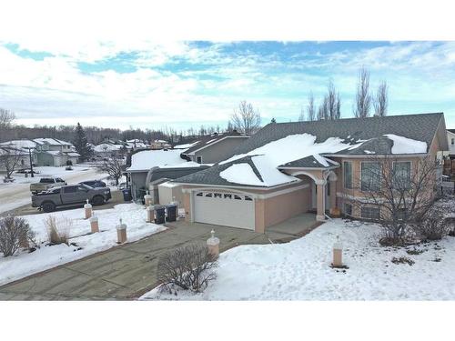 22 Willow Springs Crescent, Sylvan Lake, AB - Outdoor