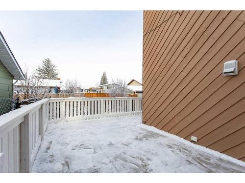 5214 Silverpark Close, Olds, AB - Outdoor With Exterior