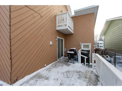 5214 Silverpark Close, Olds, AB - Outdoor With Exterior