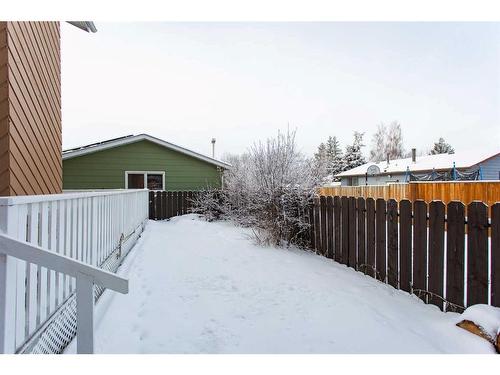 5214 Silverpark Close, Olds, AB - Outdoor With Exterior