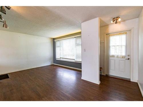 6023 50 A Avenue, Stettler, AB - Indoor Photo Showing Other Room