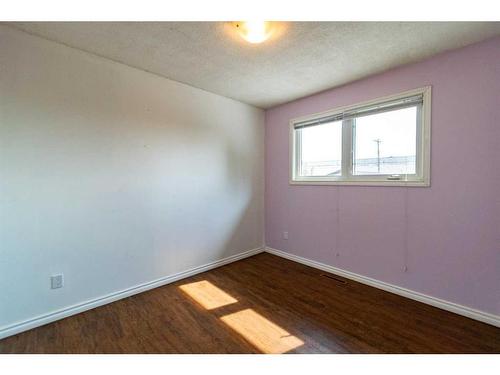 6023 50 A Avenue, Stettler, AB - Indoor Photo Showing Other Room