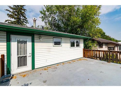 6023 50 A Avenue, Stettler, AB - Outdoor With Exterior