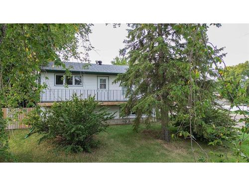 6023 50 A Avenue, Stettler, AB - Outdoor With Deck Patio Veranda