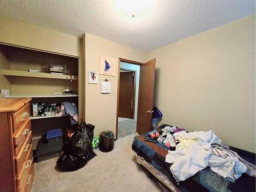 147 Mount Pleasant Drive, Camrose, AB - Indoor Photo Showing Bedroom