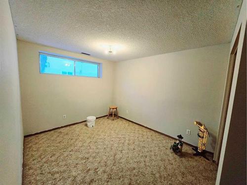 147 Mount Pleasant Drive, Camrose, AB - Indoor Photo Showing Other Room