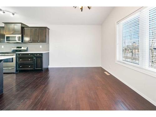 84 Vanson Close, Red Deer, AB - Indoor Photo Showing Kitchen