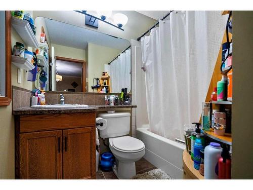 2506 Valleyview Drive, Camrose, AB - Indoor Photo Showing Bathroom