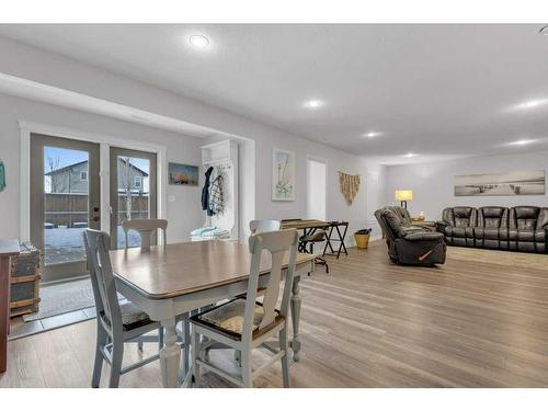 24 Lindsay Crescent, Sylvan Lake, AB - Indoor Photo Showing Dining Room