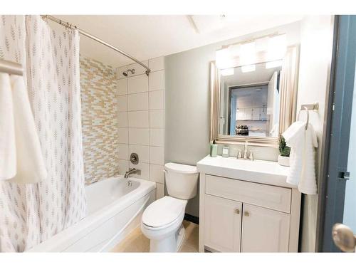 912-4902 37 Street, Red Deer, AB - Indoor Photo Showing Bathroom