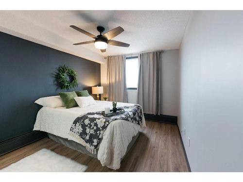 912-4902 37 Street, Red Deer, AB - Indoor Photo Showing Bedroom