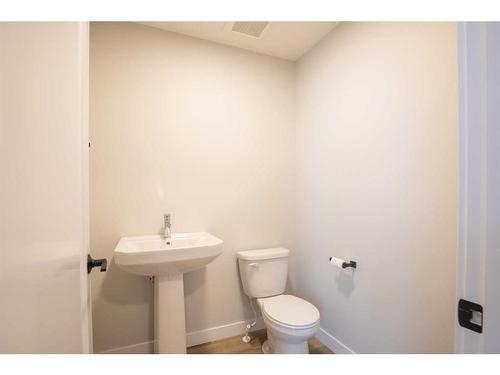 15 Gray Close, Sylvan Lake, AB - Indoor Photo Showing Bathroom