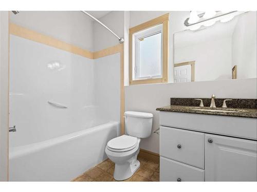 262 Addington Drive, Red Deer, AB - Indoor Photo Showing Bathroom