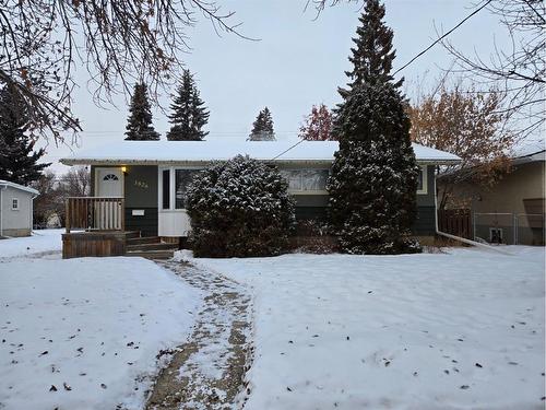 3826 46 Street, Red Deer, AB - Outdoor